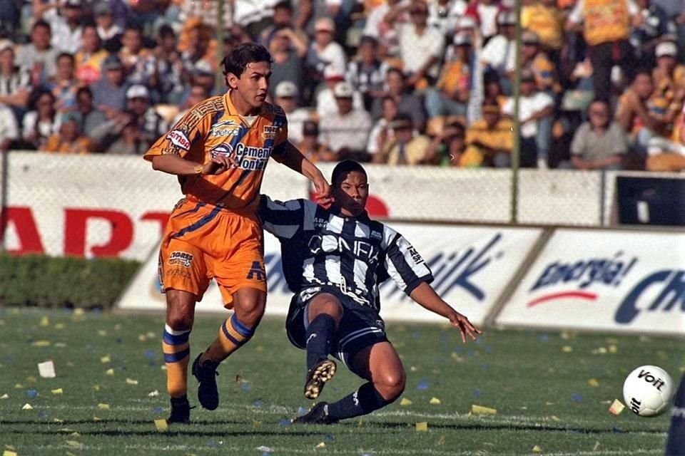 Omar Arellano descendió con Tigres y se quedó en el equipo para buscar rápido el ascenso.