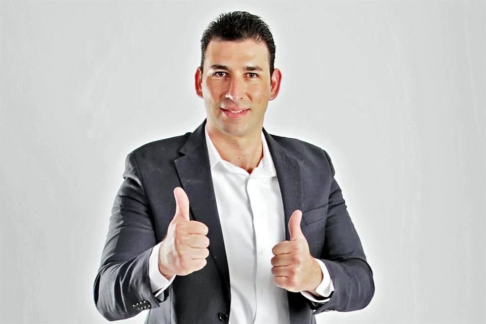 Cristóbal Alanís interpreta a 'Adán de Galarza'.