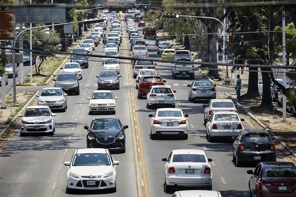 En la ZMG, 90 camionetas y vehículos han sido robados sin violencia mientras están estacionados y sus propietarios cargan con su llave. 