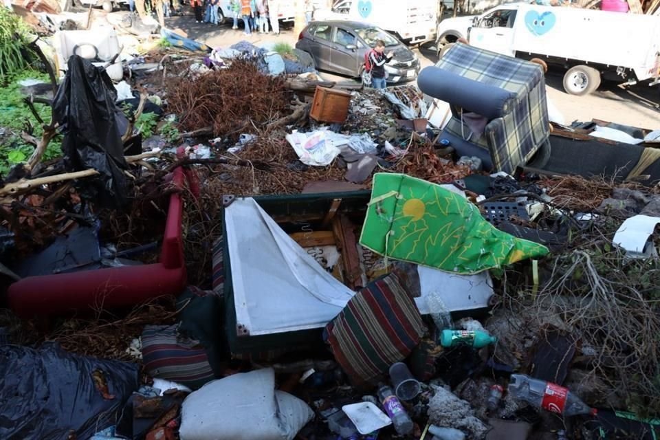 El mes pasado, la Coordinación de Servicios Públicos de Guadalajara retiró casi 600 toneladas de basura de canales y pasos a desnivel.