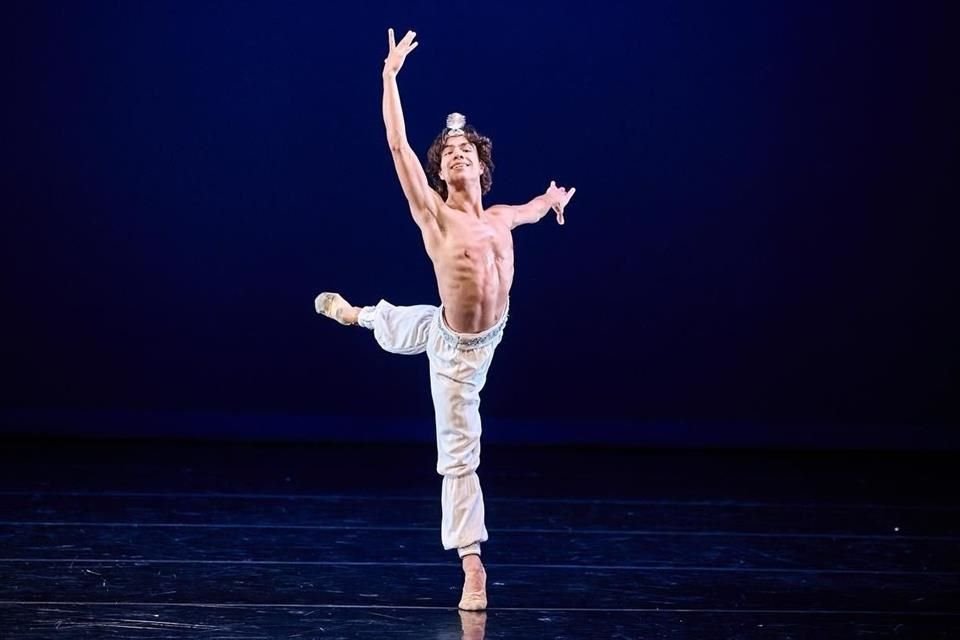 Esteban Hernández, quien actualmente es bailarín principal del San Francisco Ballet, comparte algunos de sus proyectos y lecciones.