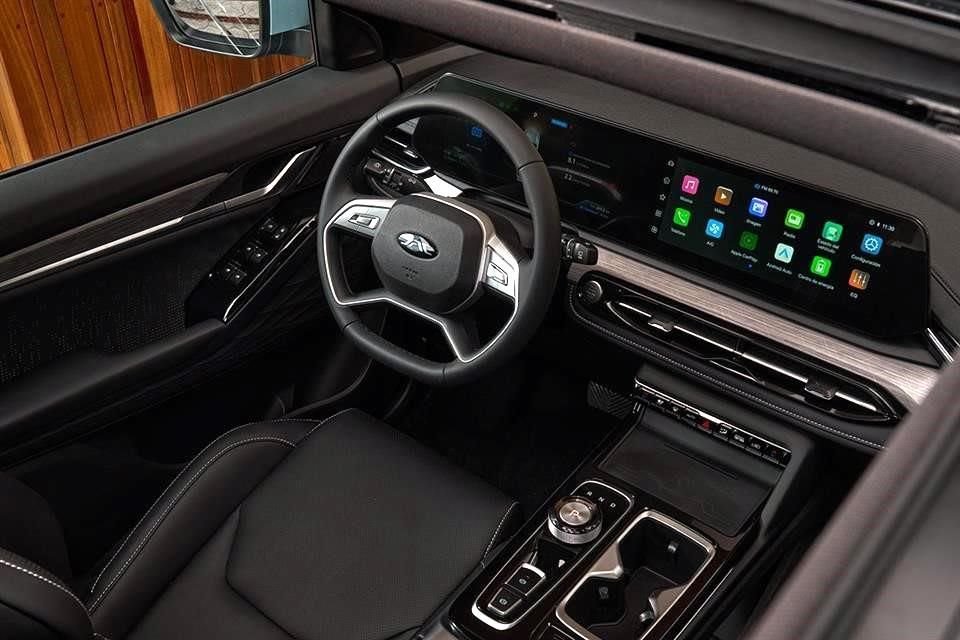 SUV'da otomatik klima, okuma lambaları, bagaj ve torpido gözü aydınlatmaları ve USB Type-C girişleri bulunuyor.