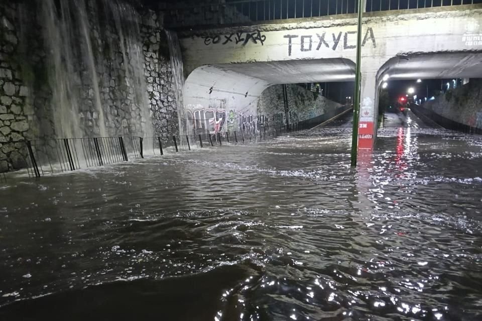 Washington y 8 de Julio fue uno de los puntos que se inundaron por la tormenta.
