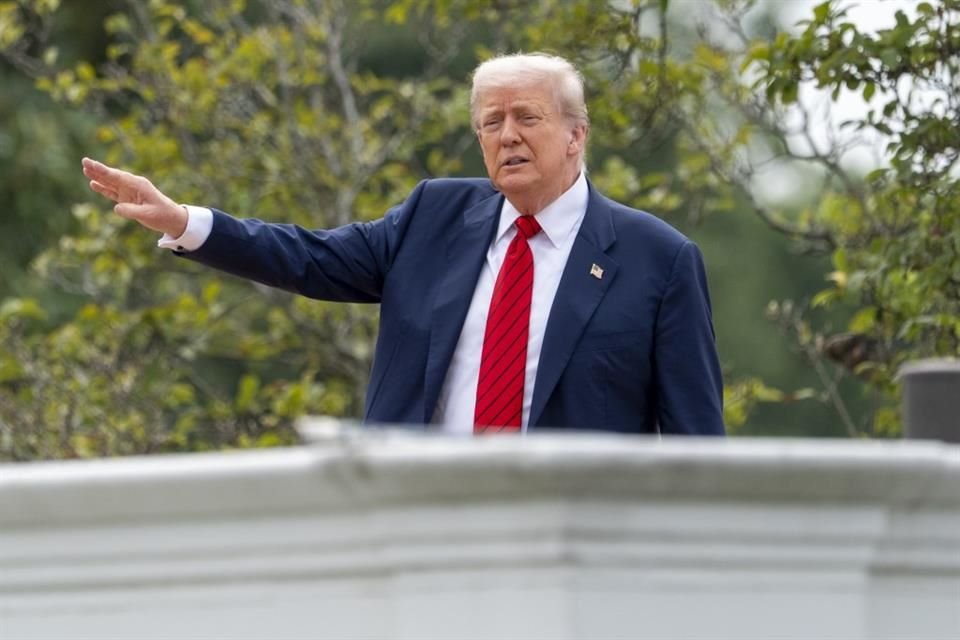 Donald Trump dijo que los republicanos 'tienen derecho a cinco escaños más' en Texas luego de su intento de modificar el mapa legislativo.