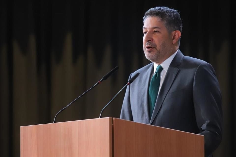 También estuvo presente el Secretario de Educación Pública de Jalisco, Juan Carlos Flores Miramontes.