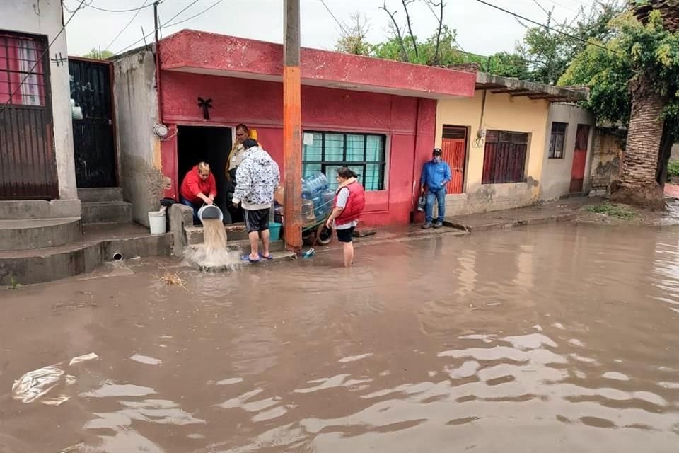Algunas viviendas resultaron afectadas en La Colonia Las Pintas de Abajo.