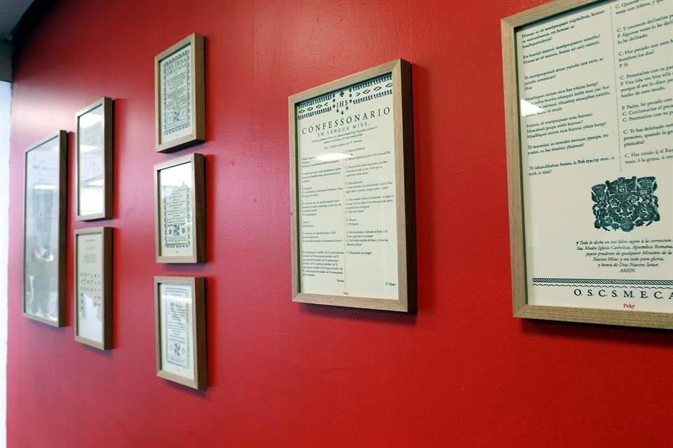 La exposición está conformada de tres momentos y uno de ellos es el uso de la imprenta y la escritura para la evangelización.