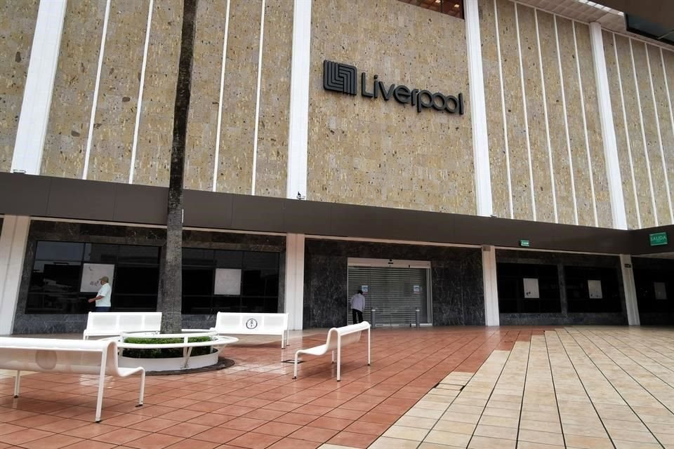 El reciente cierre de Liverpool en Plaza del Sol tomó por sorpresa a algunos de sus clientes.