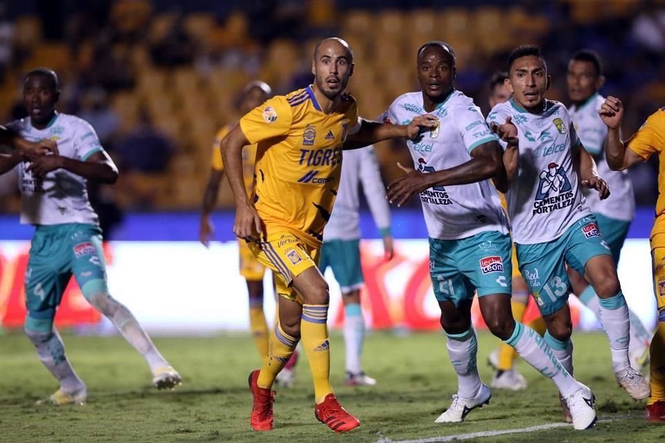 Para la segunda parte, el 'Piojo' mandó a la cancha a Guido Pizarro y Rafael Carioca.