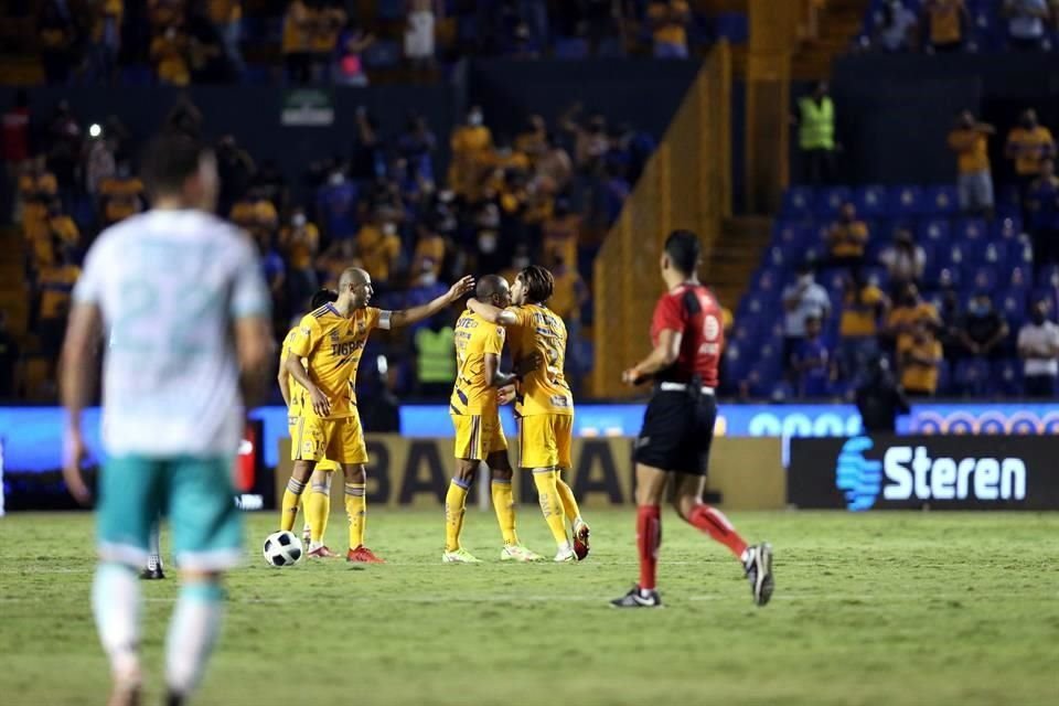 La afición celebró en grande previo al Clásico Regio.