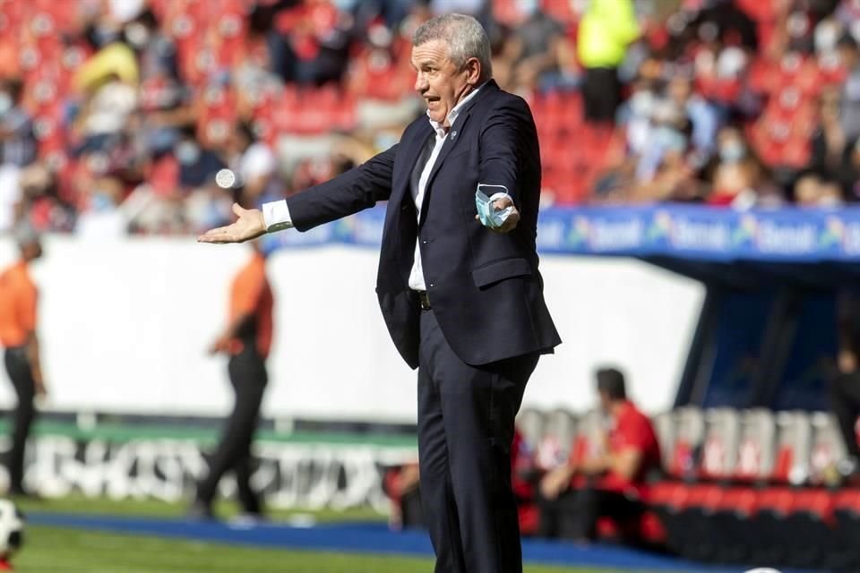 Javier Aguirre y Rayados llegarán al Clásico Regio con una derrota.