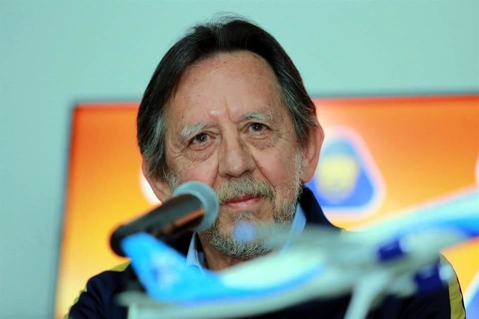 Los aficionados de Pumas arremetieron contra el presidente del club Leopoldo Silva en el día de su cumpleaños.