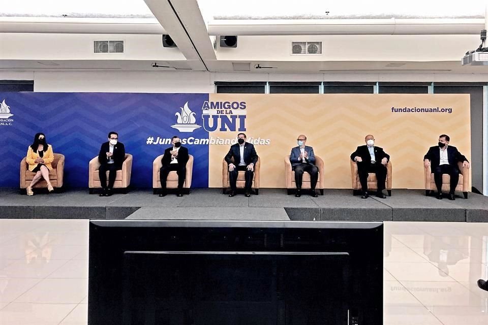 El Rector Rogelio Garza Rivera y Francisco Garza Egloff, presidente de Fundación UANL, presidieron el arranque de la nueva campaña masiva de recaudación de fondos para becas de estudio.