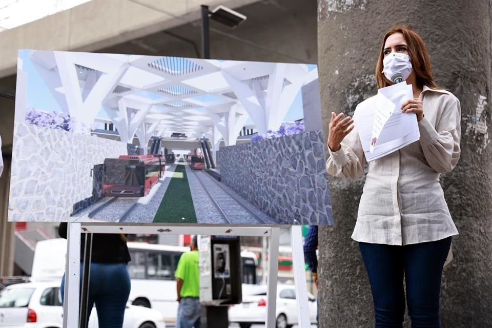 Clara Luz Flores, candidata de la coalición que encabeza Morena, anunció el proyecto 'VíaBus'.