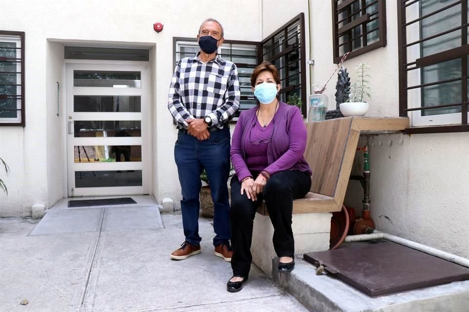 Mónico Medina y Rosa Margarita Suárez, vecinos de Girasoles II, en Coyoacán, platicaron su experiencia sobre el 19S.
