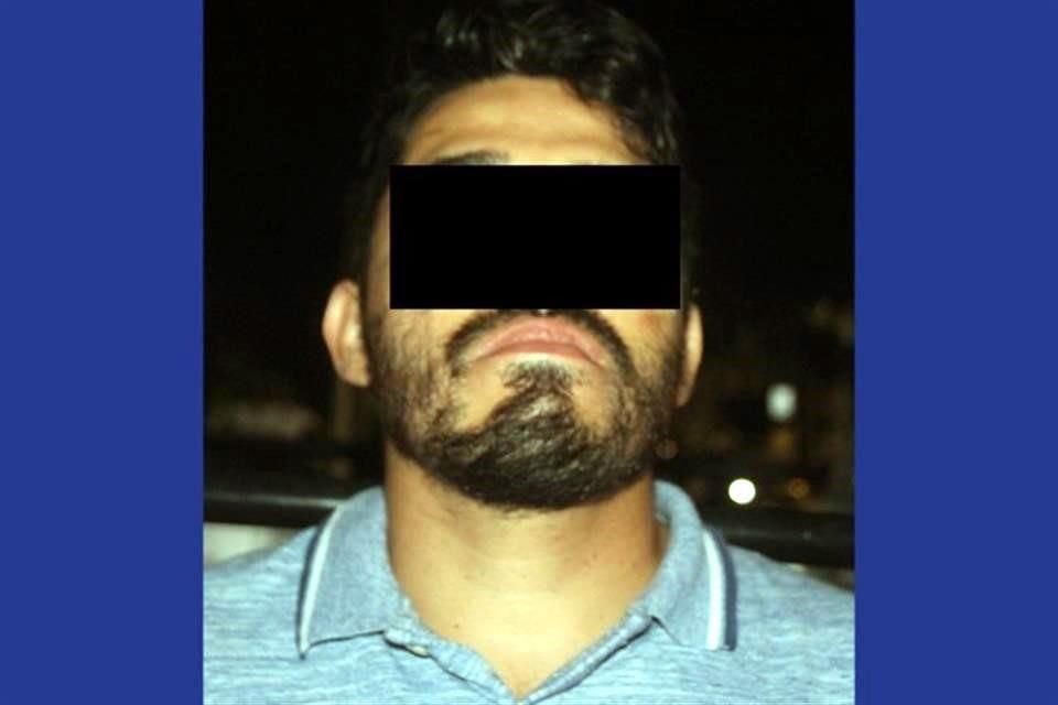 Un sujeto que tenía 14 registros previos por robo y una orden de aprehensión fue detenido por policías de Zapopan en Patria y Ávila Camacho.