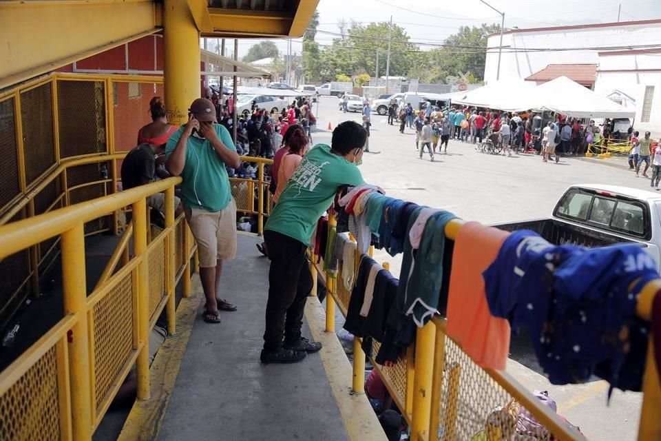 Más de 500 haitianos abarrotaron también Casa Indi, albergue que da atención a migrantes.