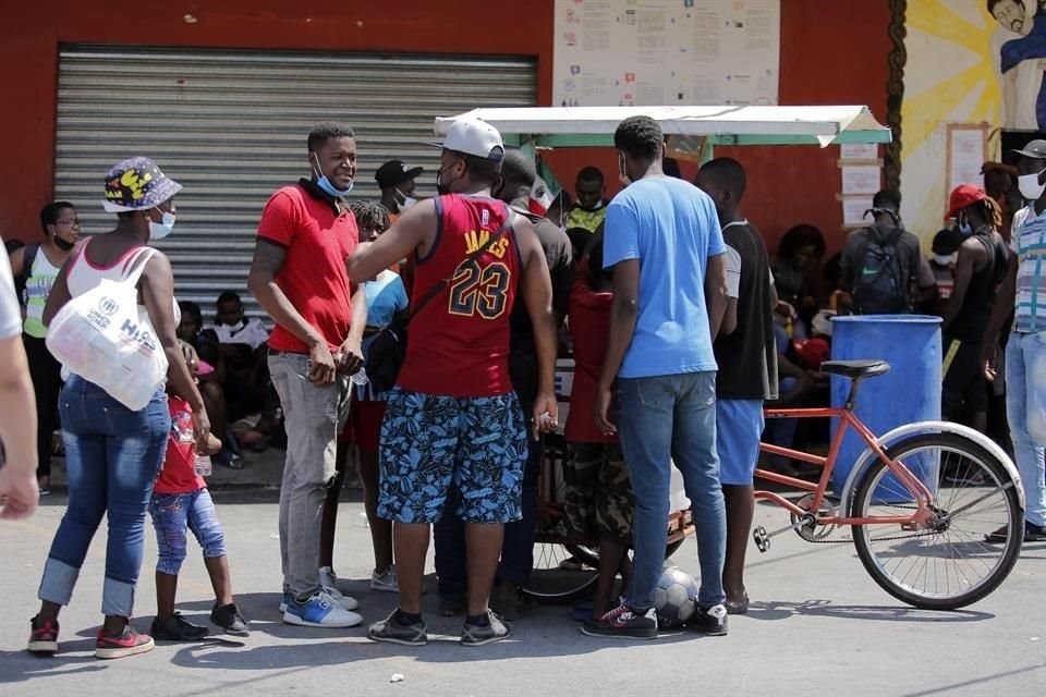 Más de 500 haitianos abarrotaron también Casa Indi, albergue que da atención a migrantes.