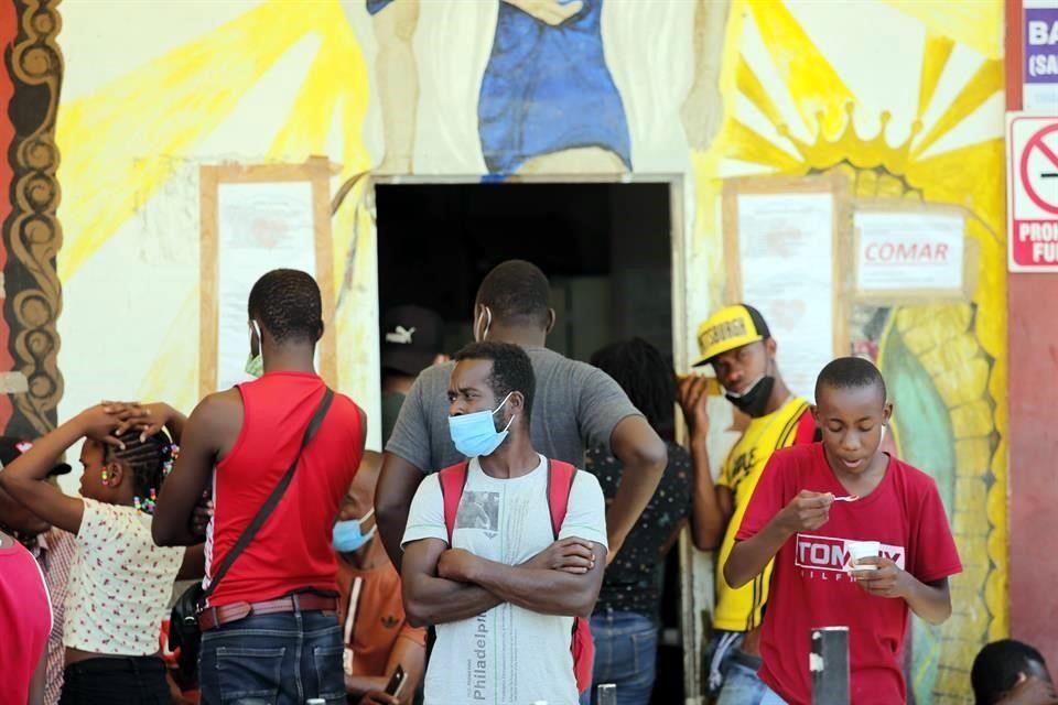 Más de 500 haitianos abarrotaron también Casa Indi, albergue que da atención a migrantes.