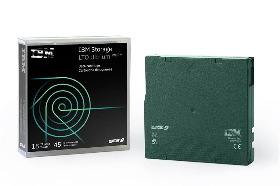 La unidad IBM LTO-9 admite una velocidad de transferencia de datos de hasta 400 MB/s.