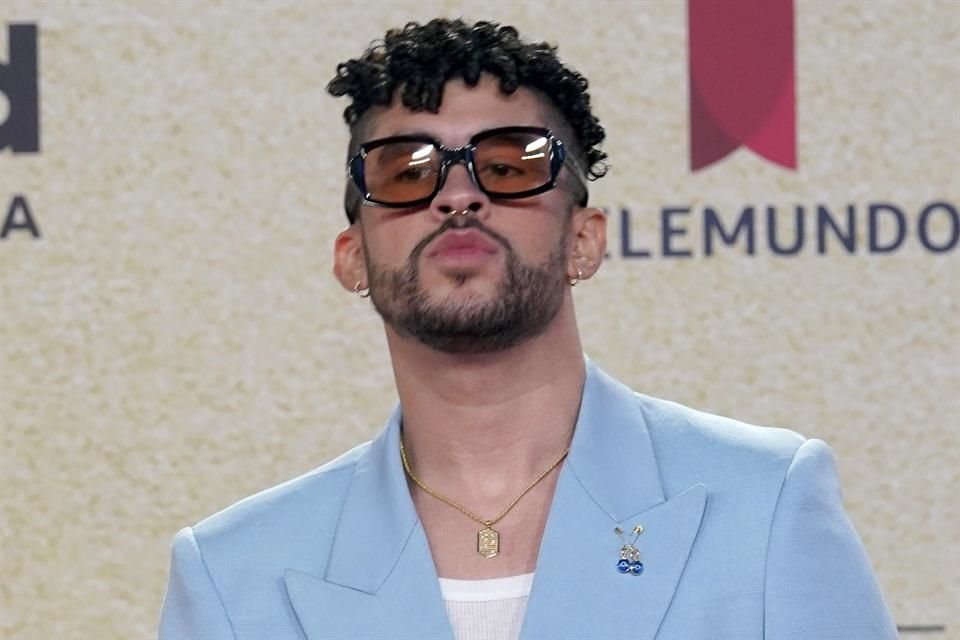 Bad Bunny se llevó el Billboard Latino a Canción del Año por 'Dákiti' junto a Jhay Cortez.