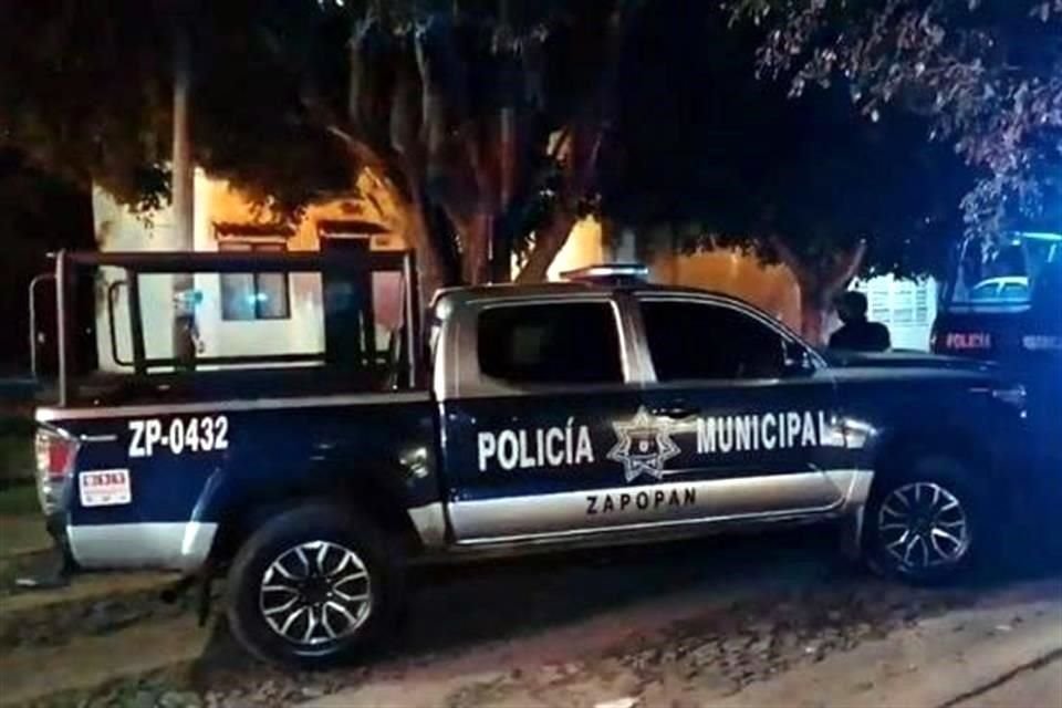 En el lugar, los Policías de Zapopan entrevistaron a varios testigos.