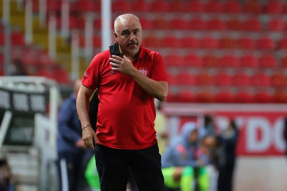 Vázquez finalizó su segunda etapa como técnico en Necaxa.