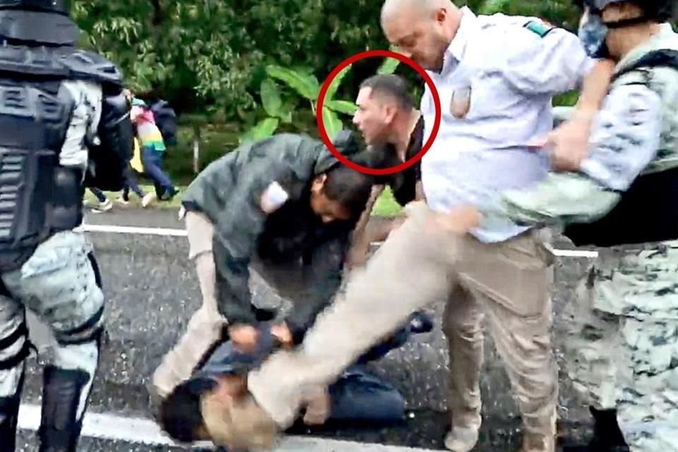 Hace tres semanas, Jorge Alejandro Palau Hernández fue separado de su cargo en Chiapas tras la golpiza a un migrante, pero ahora es jefe de la estación migratoria en la Ciudad de México.