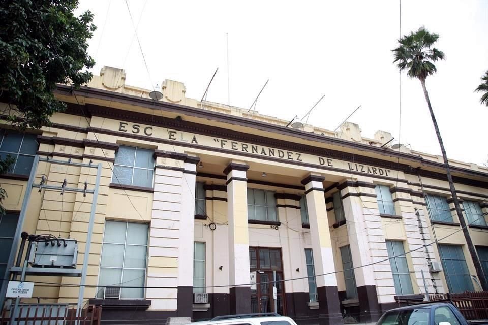 Esta obra, ubicada por la Calle Serafín Peña, entre Modesto Arreola y Aramberri, en el Centro de Monterrey, es un ejemplo de arquitectura revolucionaria.