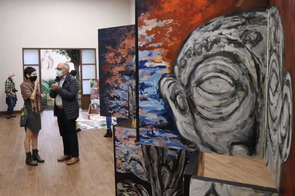 A través de la exposición 'Evocaciones' en el Centro Cultural Juan Rulfo, artistas buscan revindicar trabajo de sus precursoras olvidadas.