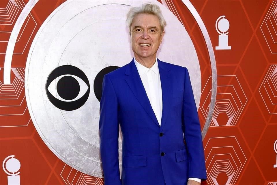 David Byrne, de los más elegantes de la velada.