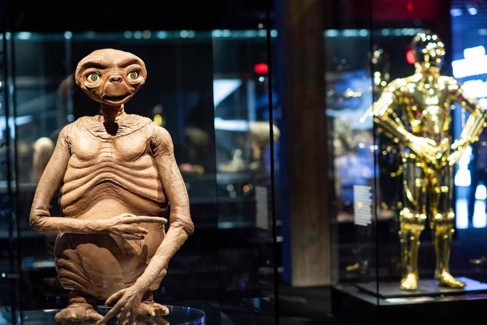 El Academy Museum Of Motion Pictures se inauguró formalmente este sábado 25 de septiembre en Los Ángeles; abrirá al público este 30 de septiembre.