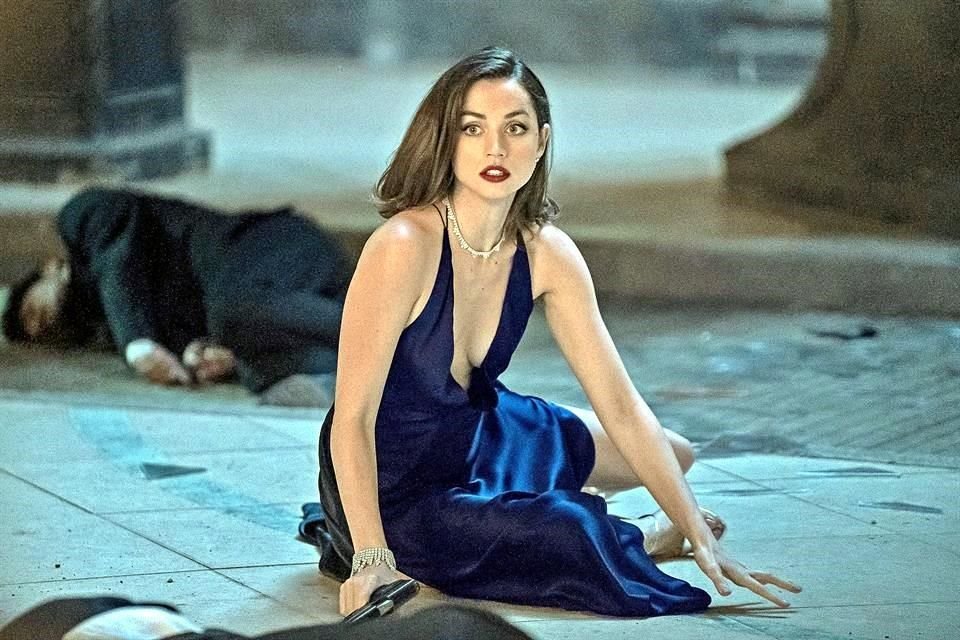 Ana de Armas interpreta a Paloma, una nueva chica Bond, en 'Sin Tiempo Para Morir'.