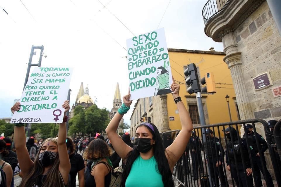 Mujeres en Jalisco marchan en el Día de Acción Global por un Aborto Legal y Seguro.