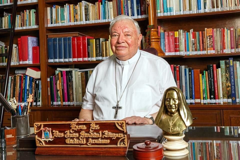 El Arzobispo Emérito de Guadalajara aclaró que el hecho de que viva en Tlaquepaque no significa que haya salido a las calles a hacer proselitismo.