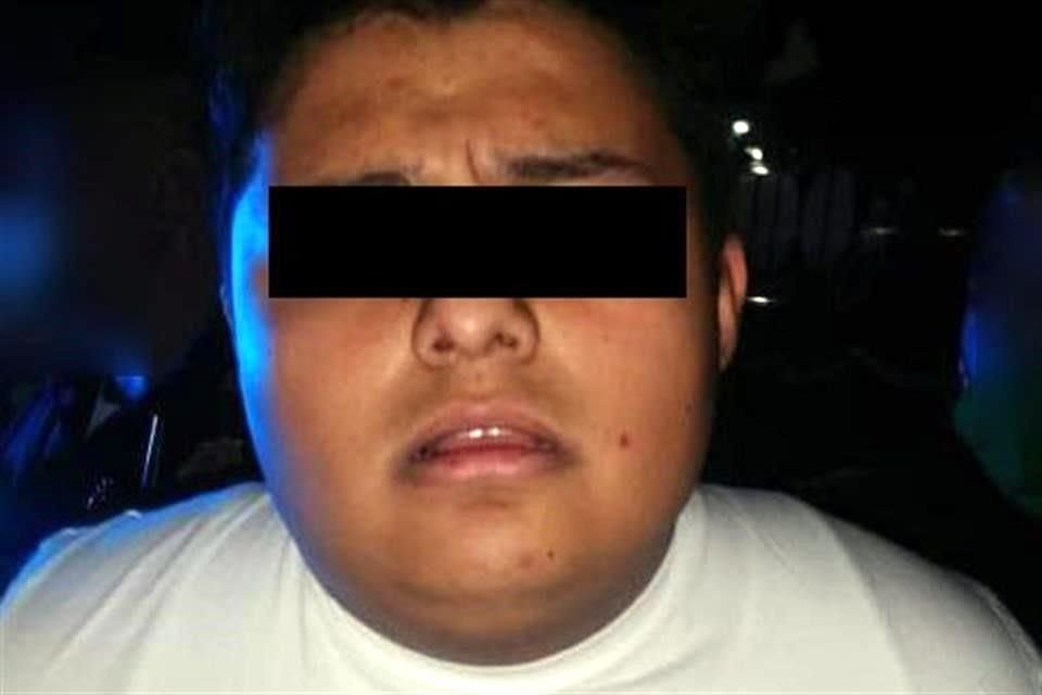 'El Pollo', presunto miembro de la Unión Tepito relacionado con el homicidio de dos niños de origen mazahua, así como a extorsión y tortura, fue detenido.