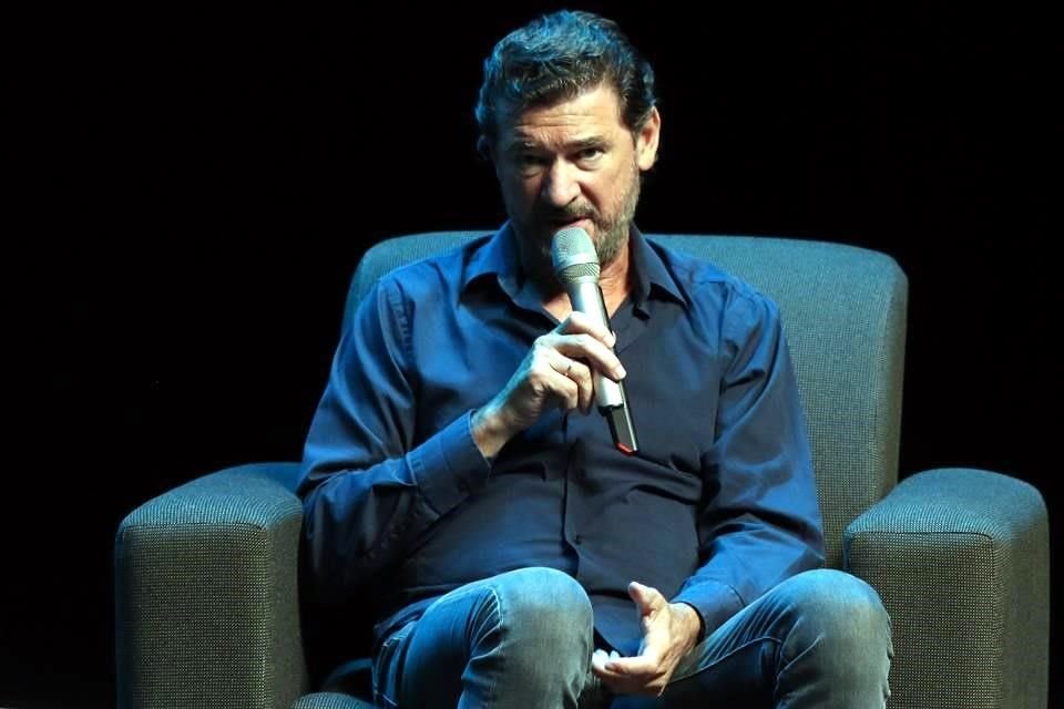 El cineasta español Julio Medem, quien fue aplaudido por Stanley Kubrick, aplica su pasión por la psiquiatría en el cine.