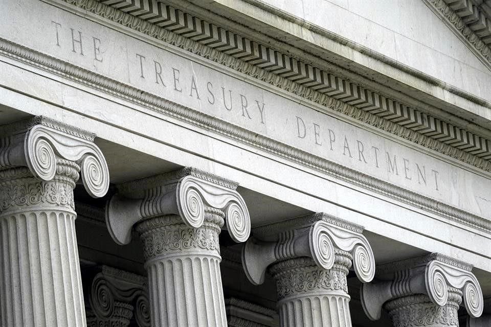 El costo de asegurar los bonos del Tesoro de EU contra el impago supera a algunos mercados emergentes e incluso a países con calificación en grado especulativo.