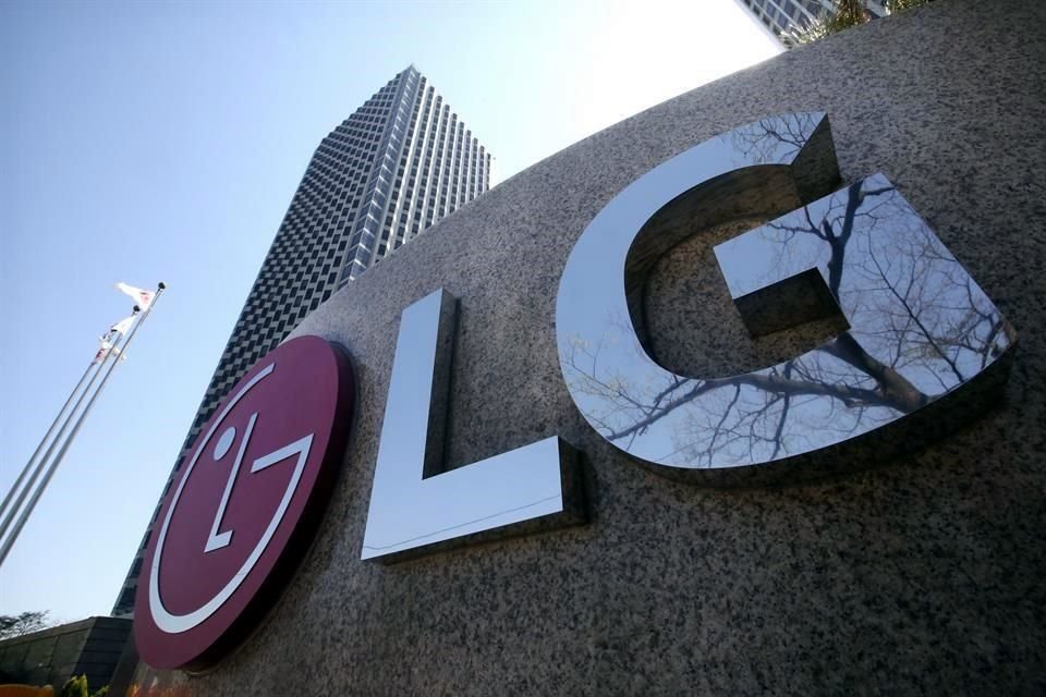 Más temprano, LG Corp anunció su plan de reservar 1.1 billones de wones (918 millones de dólares) para cubrir los costos relacionados con la llamada a revisión de los vehículos Bolt, al tiempo que tranquilizaron a los inversionistas preocupados por una ruptura entre el conglomerado surcoreano y GM.