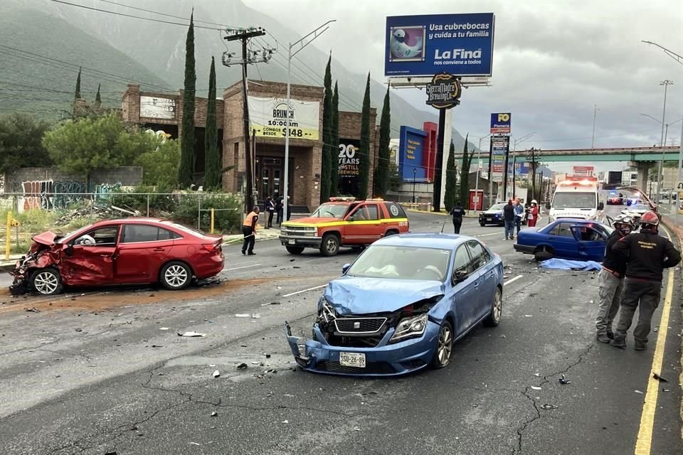 El percance ocurrió en la Avenida Garza Sada, a la altura de Revolución.