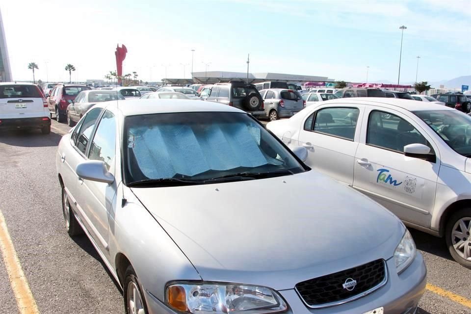 La Secretaría de Desarrollo Urbano y Medio Ambiente de Tamaulipas advierte que legalización de autos 'chuecos' golpeará la movilidad en el Estado.