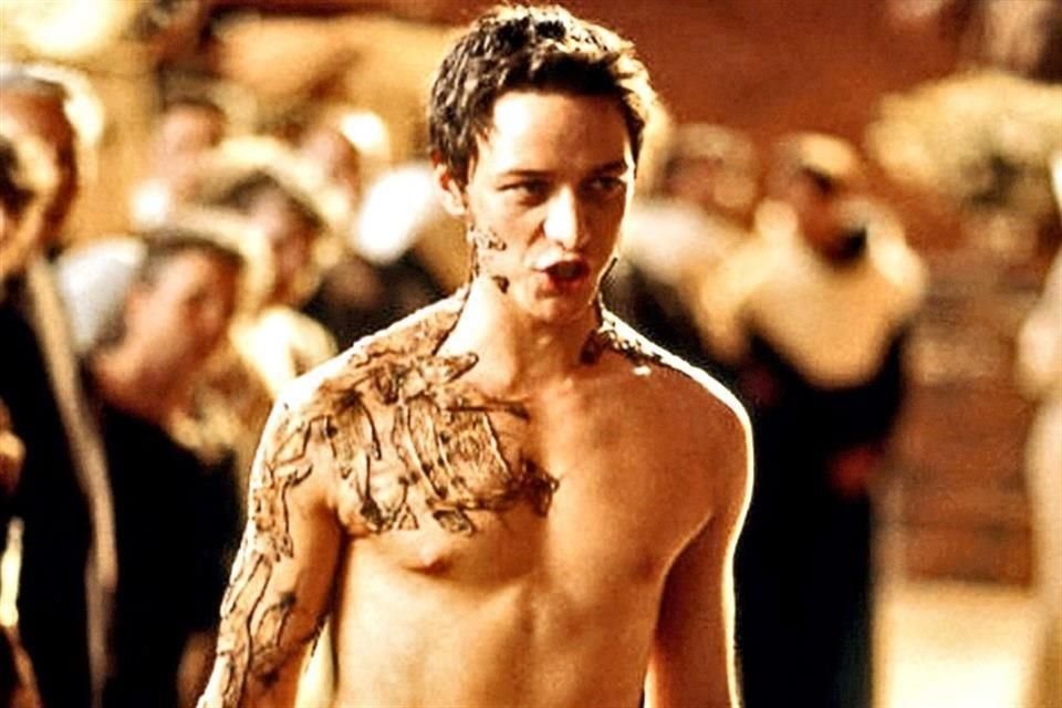 Entre las adaptaciones audiovisuales, destaca la miniserie del 2000, que incluyó en su reparto a un joven James McAvoy (en foto).