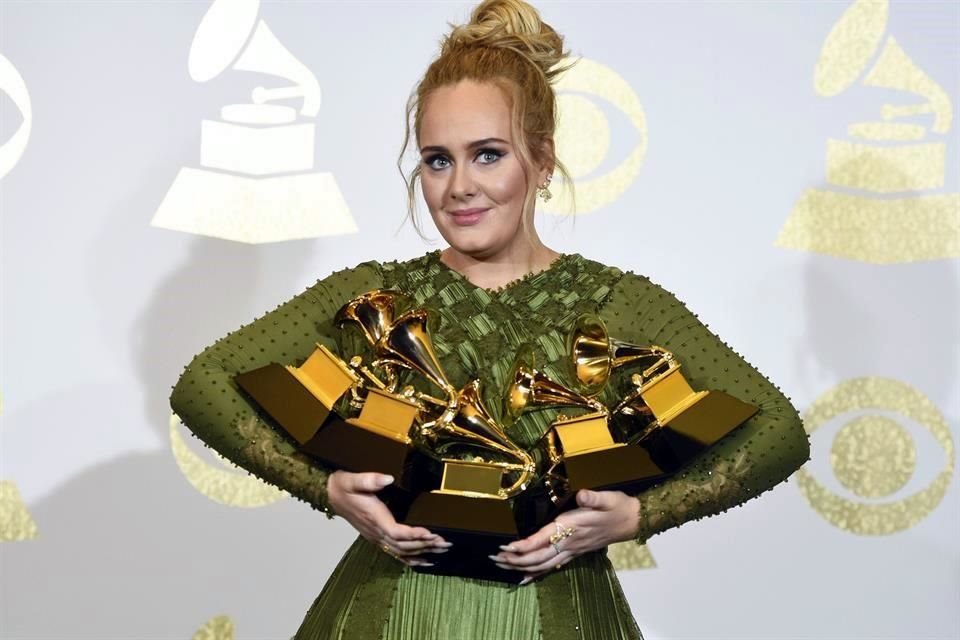 La cantante británica transmitirá el concierto exclusivo 'Adele One Night Only' por CBS, en noviembre; Oprah Winfrey la entrevistará.