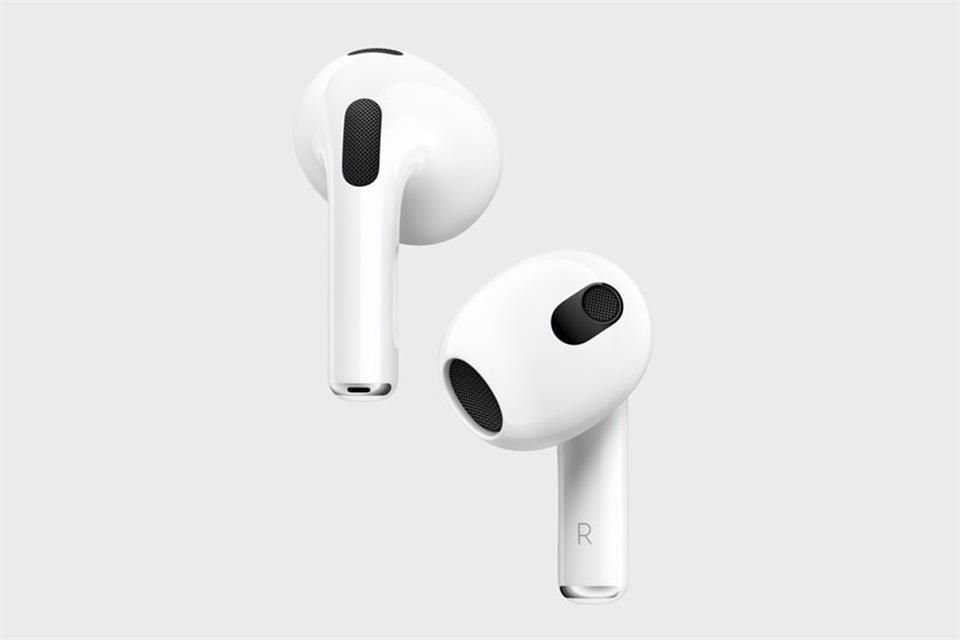 Los nuevos AirPods de tercera generación han sido rediseñados, con audio espacial, soporte a Dolby Atmos en Apple Music y resistencia IPX4.