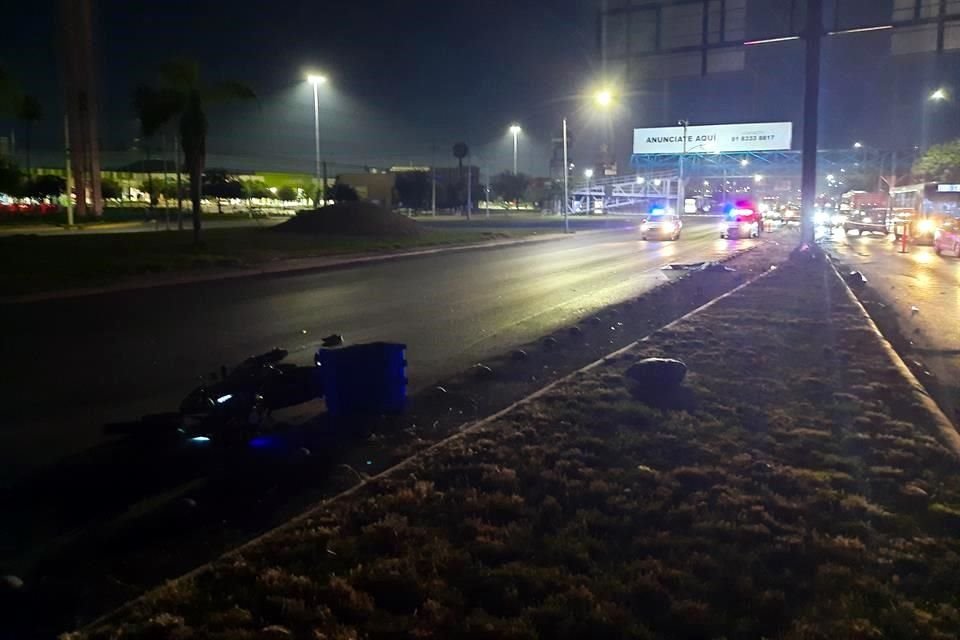 Una fuente dijo que el accidente fue reportado alrededor de las 5:00 horas en la Avenida Sendero, a unos metros del cruce con Manuel L. Barragán.
