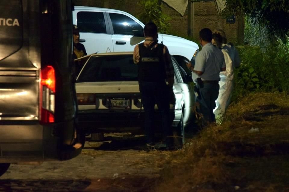 Según Servicios Médicos del Municipio, la víctima, de entre 35 y 40 años, presentaba un solo disparo en el cráneo.