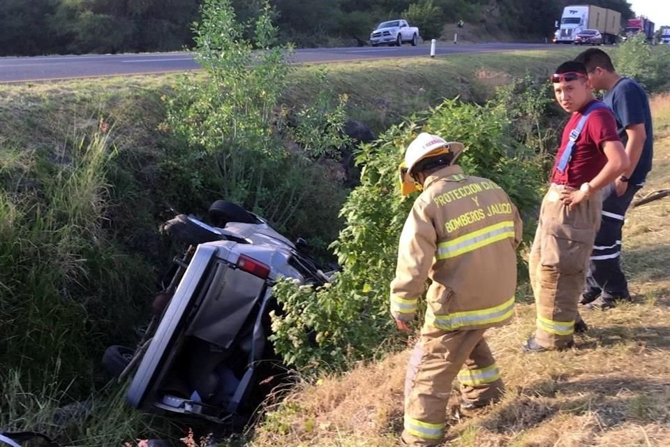 Tres de las víctimas murieron prensadas por la camioneta.