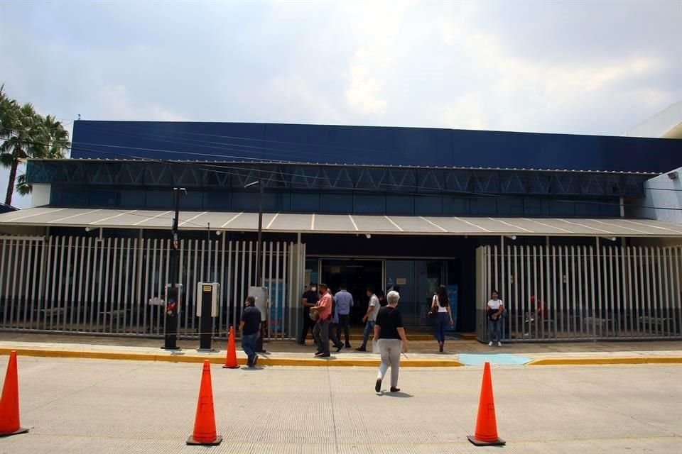 Si no son casos de desaparición o delitos de género, las víctimas son derivadas a la Zona Industrial, en Guadalajara para interponer su denuncia.