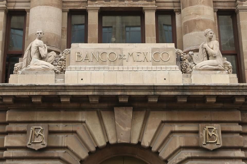 Todos los miembros de Banxico votaron por subir 75 puntos base a la tasa de referencia.