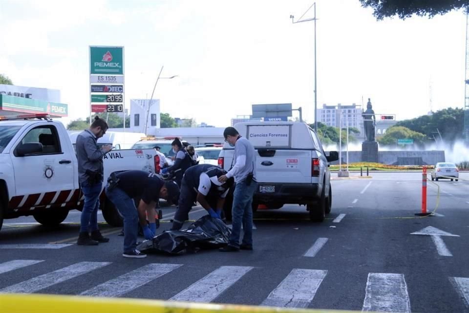 Un joven perdió la vida tras ser arrollado por el conductor de una camioneta a una calle de La Minerva, en Guadalajara.